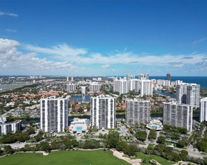 3675 N Country Club Dr Unit #1906, Aventura