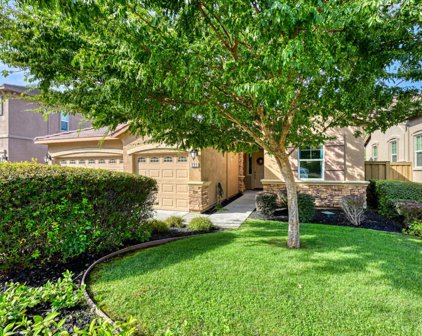 805 E Hilldebrand Circle, Folsom