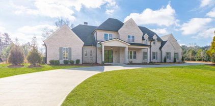 205 Five Oak Farm, Milton