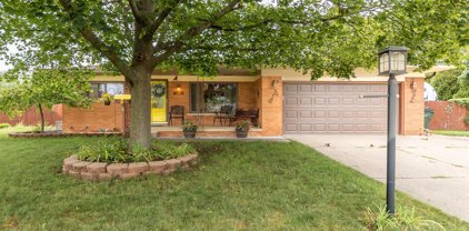 48374 REX, Shelby Twp