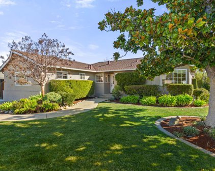10832 W Estates DR, Cupertino