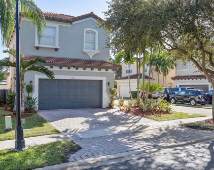 941 Ne 37 Place, Homestead