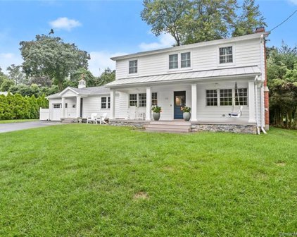 192 Quaker Lane, Fairfield