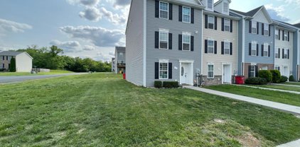 15 Hanger Ct, Inwood