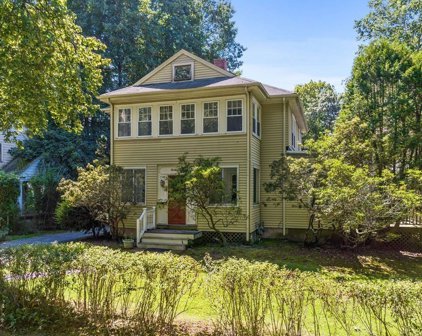 27 Boulevard Rd, Wellesley