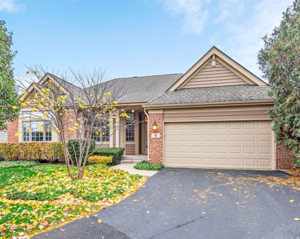 9 Sunvalley Court, Lake In The Hills