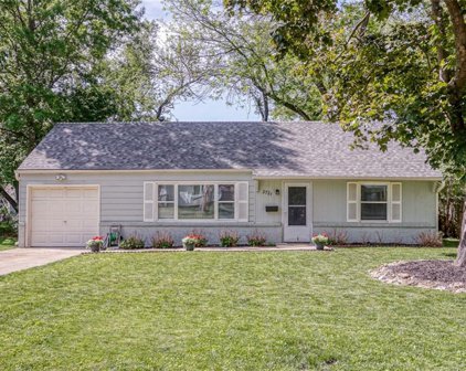 2721 W 75th Place, Prairie Village