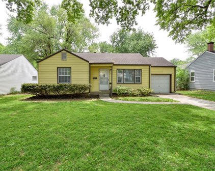 5538 Ash Drive, Roeland Park