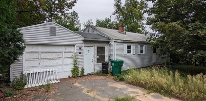 160 Crestwood St, Chicopee