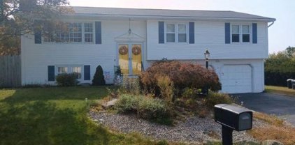 4 Polly Drive, North Providence