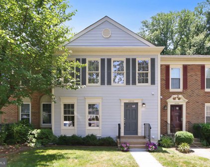 3890 Mohr Oak Ct, Fairfax