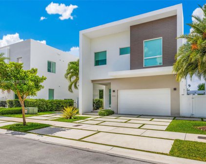 10560 Nw 67th Ter, Doral