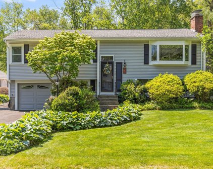 25 Aqueduct Rd, Wayland