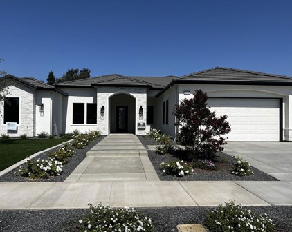 4446 W Delaware Avenue, Visalia