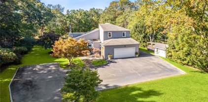 4 Monte Lane, Center Moriches