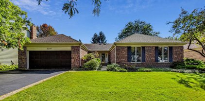 2270 N Charter Point Drive, Arlington Heights