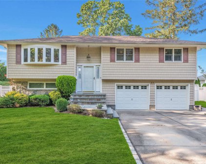 37 Barry Lane S, Old Bethpage