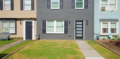 104 Roswell Commons Way, Roswell