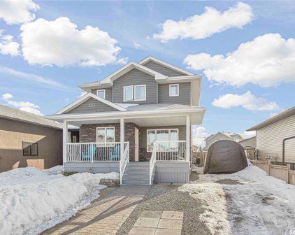 325 Martens  Avenue, Warman