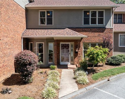 390 S Main Street, Kernersville