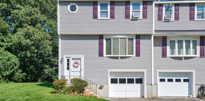 11 Village Green Unit 11, Millbury