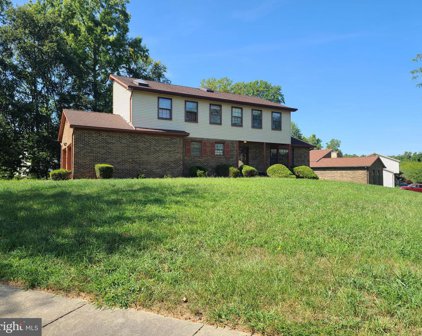 8708 Edison Ln, Clinton