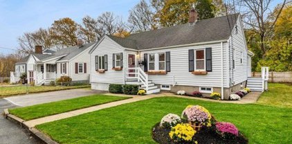 39 Maynard Rd, Dedham
