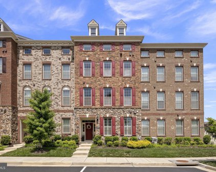 43126 Shore Sq, Ashburn