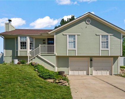 2005 NE Avanti Drive, Blue Springs
