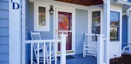 7 Strawberry Ln Unit D, Hudson