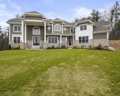 12 Foxhollow Road, Hopkinton