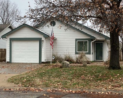 921 E 52nd St, Wichita