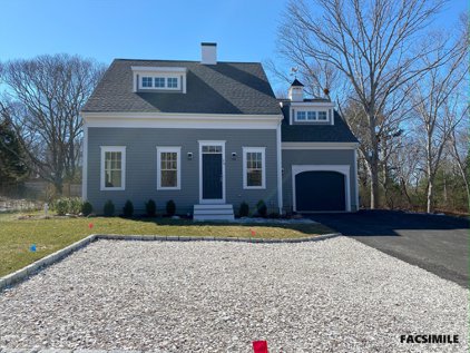 18 Pasture Hill Road, Plymouth
