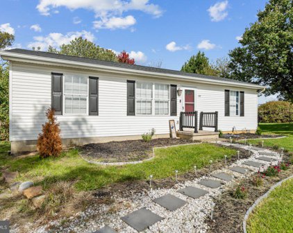 255 Midnoon Dr, Martinsburg