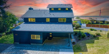 298 SUNSET DR, Winchester Bay