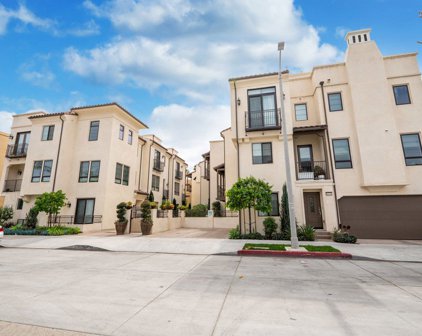 10736 Bloomfield Street, North Hollywood