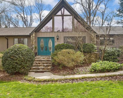 110 Plantation, Moore