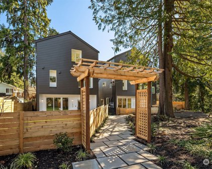 11824 31st Place NE, Seattle