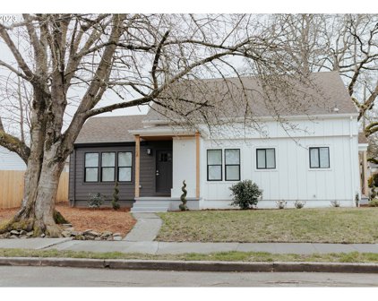 110 NE MORGAN ST, Portland