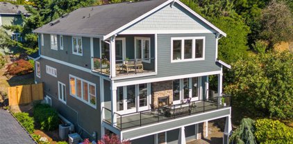 330 Cedar Avenue S, Renton