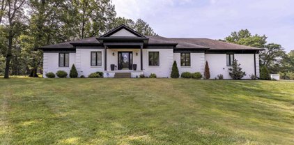 7701 Cambridge Ct, Crestwood