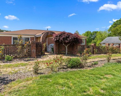 331 29th Avenue Nw Drive, Hickory