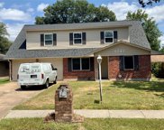 6207 Standing Oaks Street, Houston image