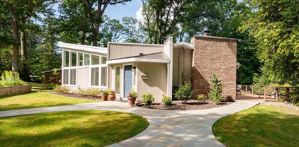 2002 Bedford Ln, Alexandria