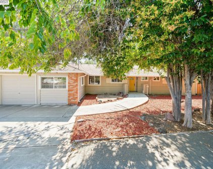 993 Oak Grove Rd, Concord