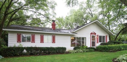 1811 E Darryl Drive, Arlington Heights
