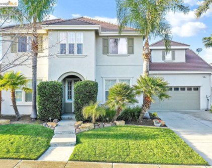 542 Lakeview Drive, Brentwood