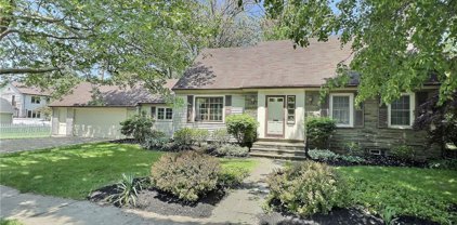 290 Oakgrove Dr, Williamsville Village-Amherst-142201