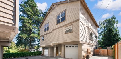 2003 NE 85th Street, Seattle