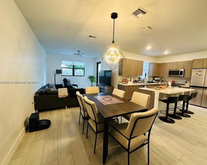 10453 Nw 81st Ter, Doral
